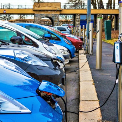 Απογειώθηκαν οι πωλήσεις ηλεκτρικών στην Ελλάδα τον Οκτώβριο – Έσπασαν δύο ρεκόρ!