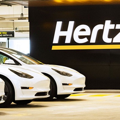 Το στοίχημα της Tesla για τη Hertz απέτυχε – Στο σφυρί ακόμα 30.000 ηλεκτρικά