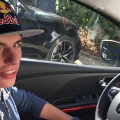 Τα 8 αυτοκίνητα που οδηγεί ο Max Verstappen - Η αγάπη σε μία εταιρεία και το Renault των 400.000 $