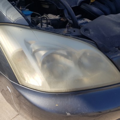 Πώς ξεθολώνω τα φανάρια στα φώτα του αυτοκινήτου;