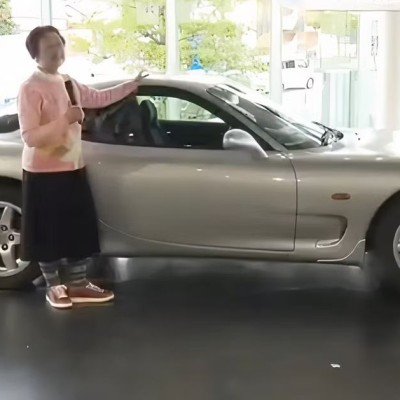 H 80χρονη με το πιο καλοδιατηρημένο RX-7 – Της το ζήτησε η Mazda