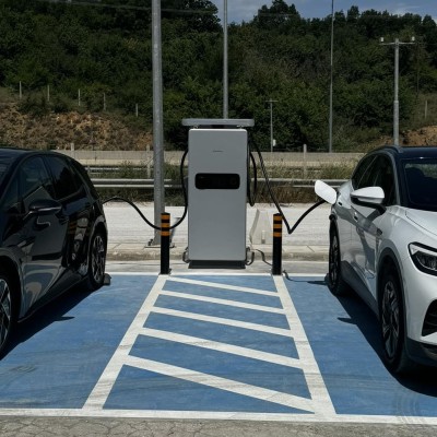 Νέος ταχυφορτιστής στην εθνική οδό με χαμηλή τιμή – Δείτε πού βρίσκεται