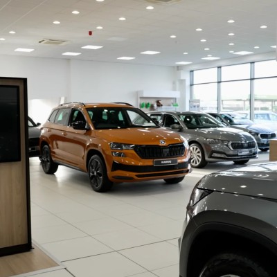 Σε ποια χώρα η Skoda πούλησε 42.000 αυτοκίνητα; Είναι δίπλα στην Ελλάδα και έχουν μέσο μισθό 450 ευρώ