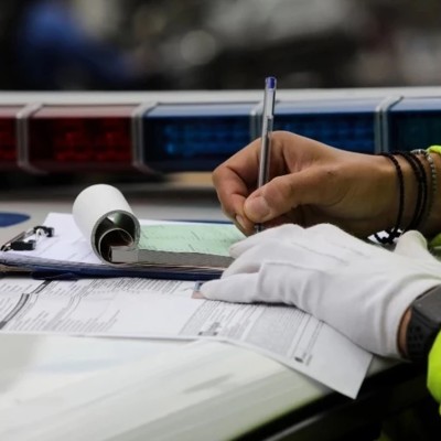 Νέος ΚΟΚ: Οι 3+1 παραβάσεις όπου αφαιρούνται τα στοιχεία κυκλοφορίας του αυτοκινήτου