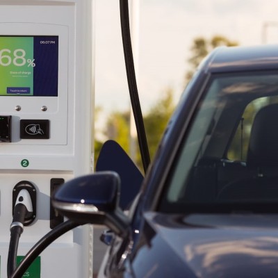 Επίσημο: Το νέο Volvo που φορτίζει σε 10 λεπτά στην Ελλάδα και κάνει 300 km