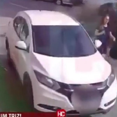 Αυτοκίνητο πέρασε από πάνω της! Δεν θα πιστέψεις πως γλίτωσε! [video]