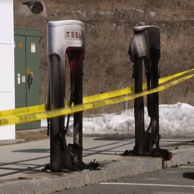 Έκρηξη σε φορτιστές της Tesla - Το FBI ανέλαβε την υπόθεση