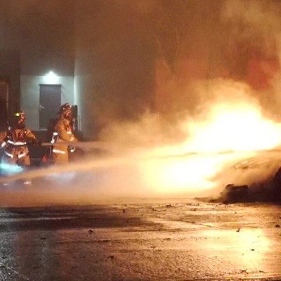 Καταστροφή σε αντιπροσωπεία Tesla στη Ρώμη! Πώς κάηκαν 17 αυτοκίνητα;