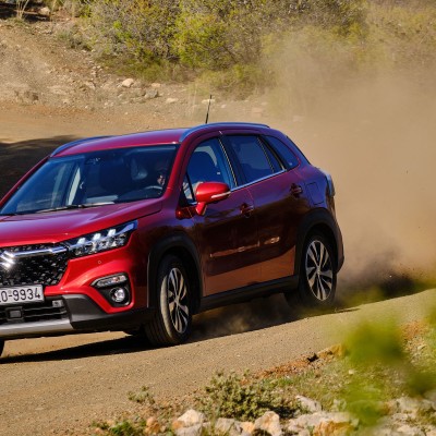 S-CROSS: 4x4 hybrid SUV με χαμηλή κατανάλωση και κορυφαία τιμή στην Ελλάδα