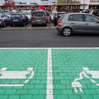 Η πόλη της Ελλάδας που γλύτωσε 3 εκατ. ευρώ από ηλεκτρικά οχήματα