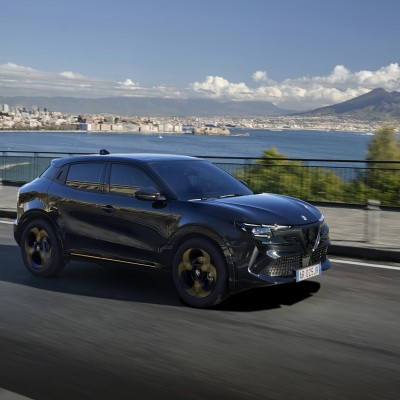 Έφτασε η εντυπωσιακή Alfa Romeo Junior Intensa – Τιμές