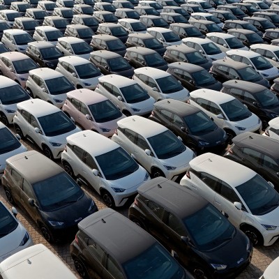 Η BYD βρήκε παραθυράκι – Φέρνει ηλεκτρικά στην Ευρώπη χωρίς να πληρώσει δασμούς