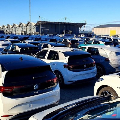 Η μεγάλη επίθεση των Γερμανών – Ξεπουλάνε τα ηλεκτρικά τους