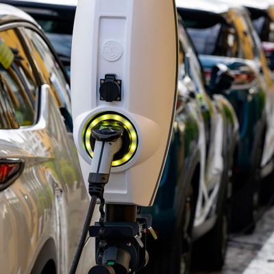 Τα ηλεκτρικά εξαφάνισαν βενζίνη, diesel και plug in hybrid - Σε ποια χώρα της Ευρώπης έγινε αυτό;