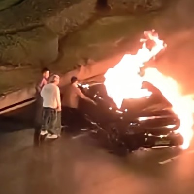 Πανικός με το Xiaomi SU7 Ultra – Κόλλησαν οι πόρτες και κάηκε ο οδηγός [video]