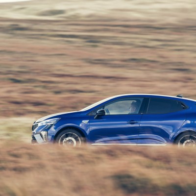 Το Renault που κέρδισε το Toyota Yaris – Το αγόρασαν 480 Έλληνες σε ένα μήνα