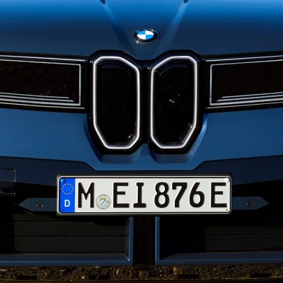 Το SUV της BMW που έχει πλαστικά μπουκάλια στον προφυλακτήρα