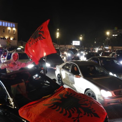 Η μισή Αλβανία αγοράζει αυτήν τη μάρκα αυτοκινήτων – Δεν είναι η Mercedes-Benz