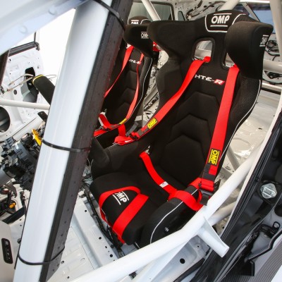 Η Toyota έκανε το αδύνατο – Πήρε ένα οικογενειακό SUV και το έκανε αγωνιστικό