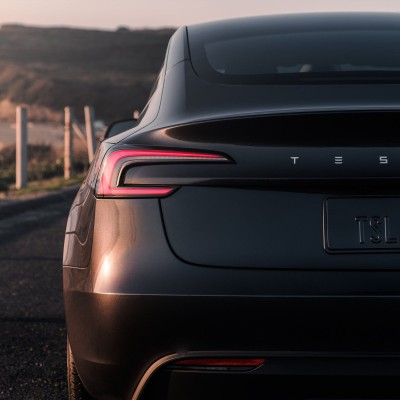 Τέλος η κυριαρχία της Tesla στα ηλεκτρικά – Αυτή η μάρκα πέρασε πρώτη