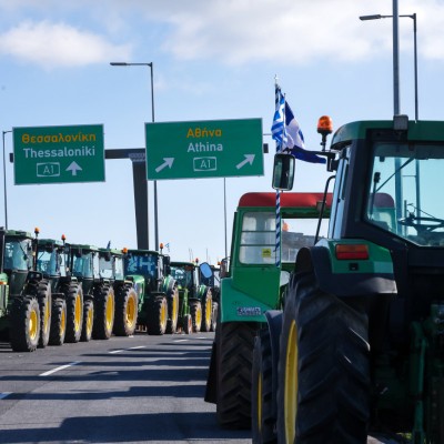 Οριστικό: Οι αγρότες κλείνουν όλους τους δρόμους για 48 ώρες – Ποιες μέρες θα κοπεί η Ελλάδα στη μέση