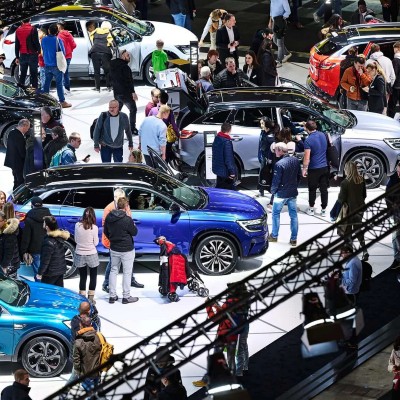 Η μάρκα που πούλησε 2.169.761 αυτοκίνητα σε 12 μήνες – Το φθηνότερο κοστίζει 27.700 ευρώ