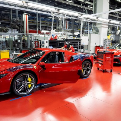 Έσπασε τον κουμπαρά η Ferrari – Έδωσε μπόνους 14.900 ευρώ σε κάθε εργαζόμενο