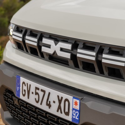 Έρχεται νέο crossover από τη Dacia - Αυτό είναι το όνομα του!