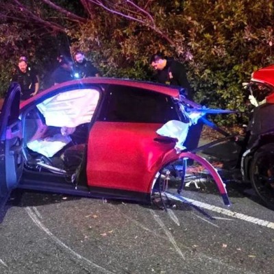 Porsche Cayenne τράκαρε με 171 km/h και κόπηκε στη μέση