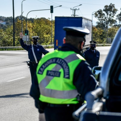 Εθνική οδός Αθηνών-Λαμίας: Οδηγός έχασε το δίπλωμα μέχρι το καλοκαίρι του 2027 και θα πληρώσει 850 ευρώ – Δείτε τι έκανε