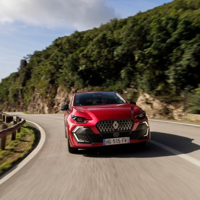 Αυτό είναι το Renault Clio με αυτονομία 1.450 km - Έχει πρώτη τιμή 21.900 ευρώ