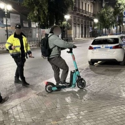 Ηλεκτρικό πατίνι: Τι λέει ο νέος ΚΟΚ για το αλκοόλ – Ποια είναι τα πρόστιμα