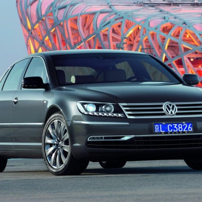 Νέο VW Phaeton με αλουμινένιο πάτωμα