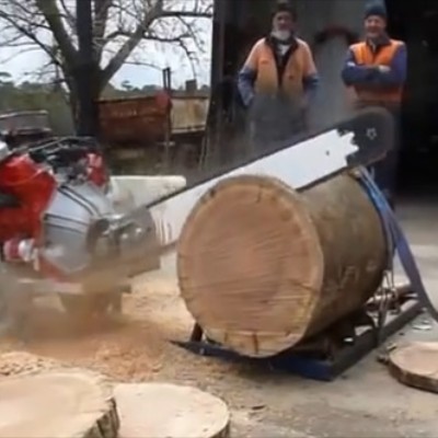 Video: Αλυσοπρίονο με μοτέρ V8