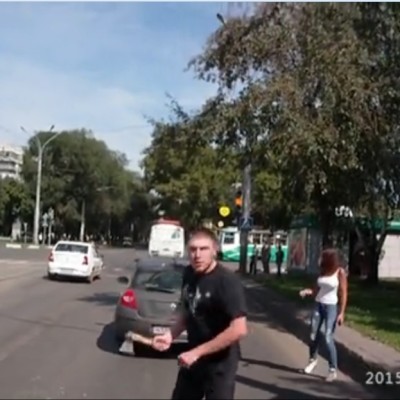 Video: Ρώσος με τσεκούρι και …πιστόλι