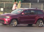 Jeep Grand Cherokee Trackhawk VS Suzuki Hayabusa