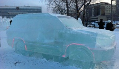 Toyota-Land-Cruiser-from-ice