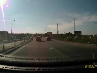 Ατύχημα στη Ρωσία με φορτηγό που μεταφέρει κορμούς