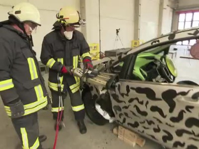 Fire Crews dissect Ford B-MAX