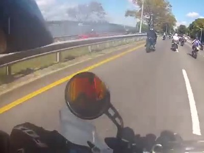 Bikers chase Range Rover in New York