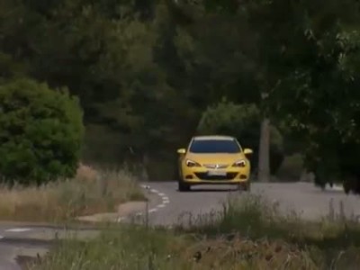 Opel Astra GTC -driving